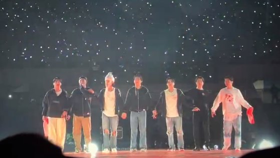 Palak_952's tweet photo. @bts_bighit a beautiful, blessed, memorable day for BTS &amp; ARMY♡ https://t.co/OGHVaGNcip