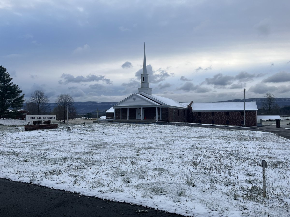 matthewdaniel34's tweet photo. First Baptist Church Whitwell, TN #SequatchieValley @newschannelnine @WRCBtv @DavidKarnes3 @spann @StormTrack9Dave @StormTrackBrian https://t.co/Al8KDzKcOJ