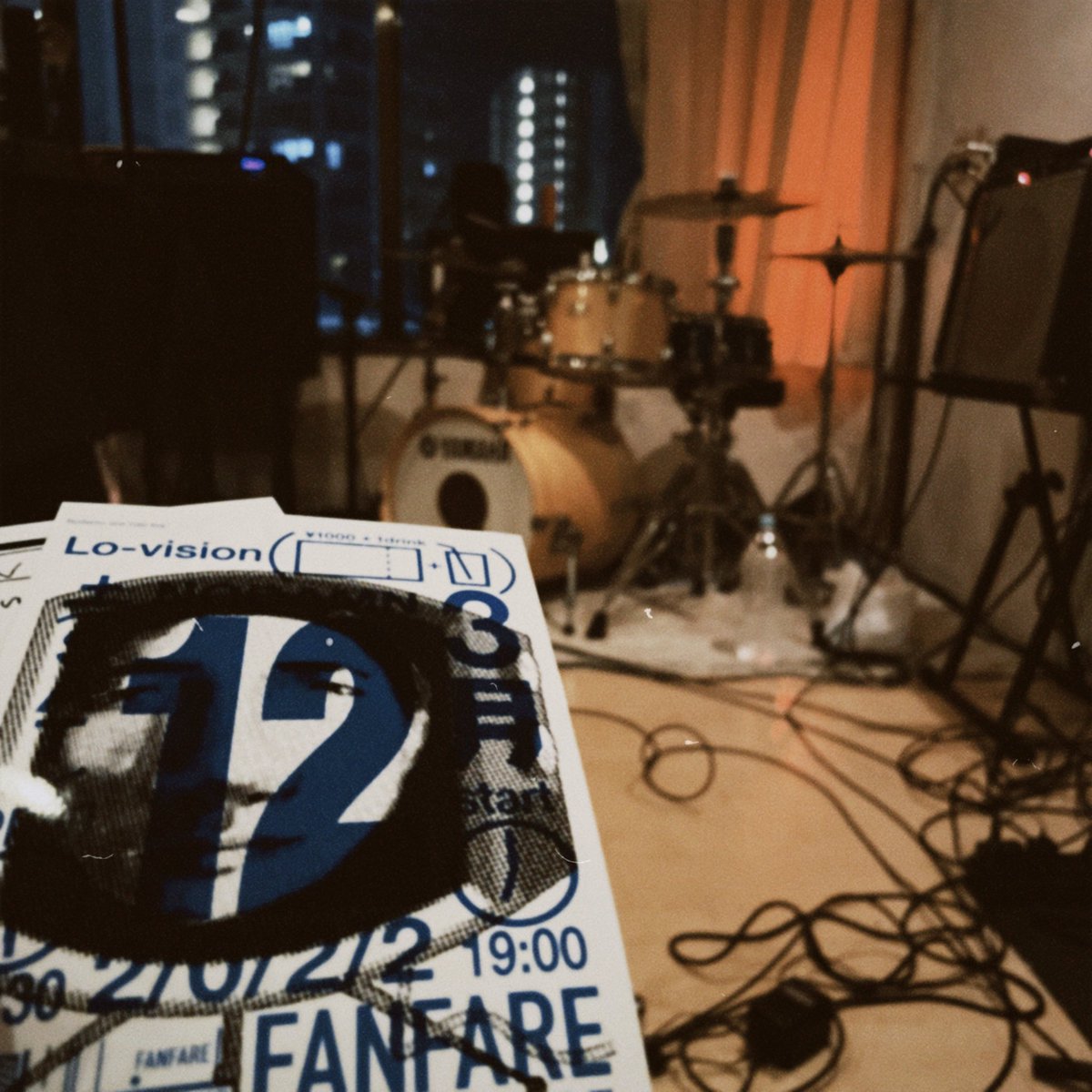 komakai_perc's tweet photo. ギターで作る空間も、バリバリブンブンなシンセも、抜けの良いドラムも全部よかったな。vocal楽しそうで何よりだった。
#Nodamn
@nodamn_jpn
良きライブでした。 https://t.co/t5GteSMsxP