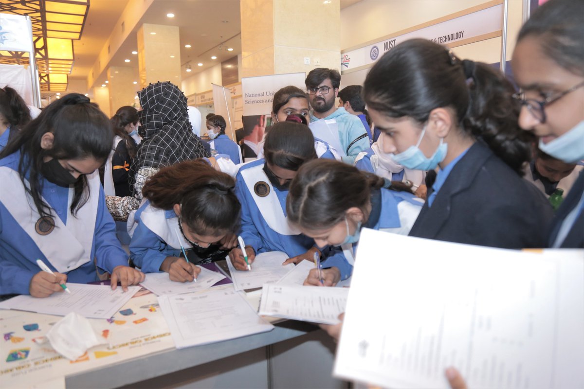 Young girls signing up to learn about #STEAMeducation and to get involved with our future initiatives. @EduMinistryPK @FDEGOPOfficial #STEAM4girls #STEAMeducation #STEAMPakistan