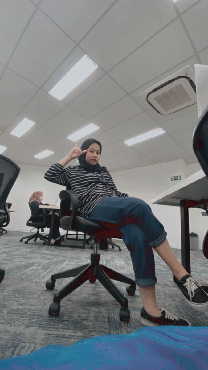 imambedoel's tweet photo. Aku: yaang #Malming yuk

Ayang: aku masih kerja sayang! https://t.co/GC2UhXYIYZ