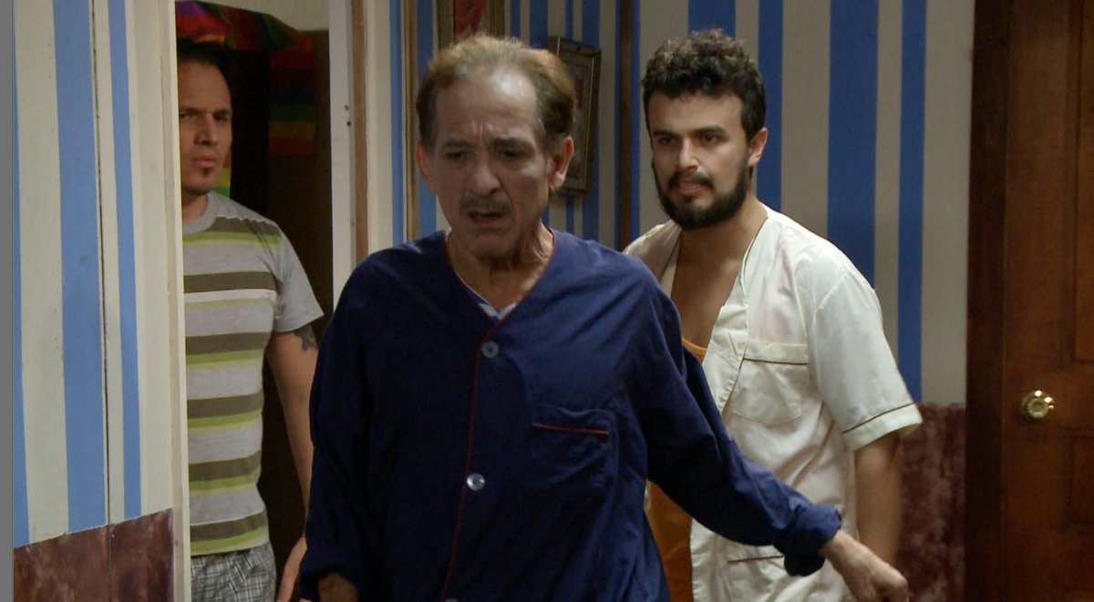 LaPensionTV's tweet photo. Un "CAMBIO DEMENTE" es lo que ocurre en LA PENSIÓN. 
¿ Es aquello algo de locos o un simple cambio de personalidad ?                                  □■□■□ H O Y  SÁBADO □■□■□
             en el 6 a las 6 
         LOS ESPERAMOS !!! https://t.co/CK638gTEHd