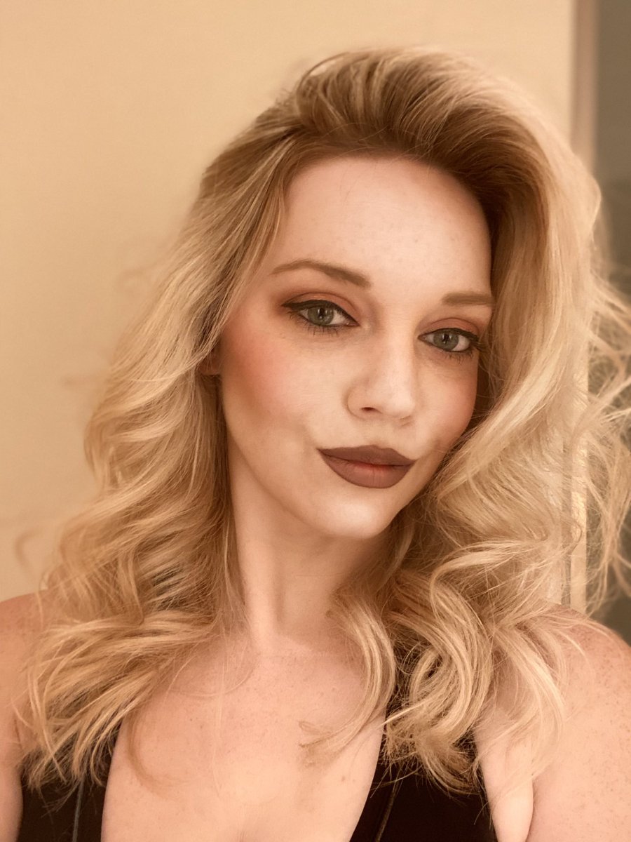 RocketGirlRuby's tweet image. Same person