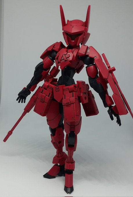 今日届いたスピナティアコマンド仕様も組み終わった
これだけで完成度高めだ 