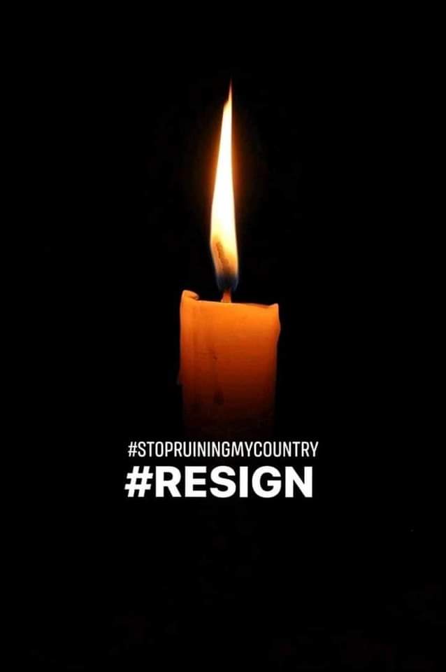 Sides862722145's tweet photo. United We Stand 🔥
#Gohomegota2022#GoHomeGota2022එලවන්න කාලෙ හරි
#LKA #SriLanka #GoHomeGota #GotaGoHome #GoHomeGota2022 https://t.co/4qyspt8nRd