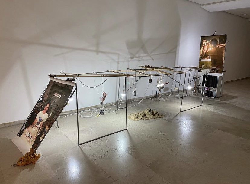 FabroTranchida's tweet photo. El jueves hemos inaugurado en el @PatioHerreriano nuestra exposición titulada  "Nudillos rotos", en colaboración con el @TCalderonVLL en el marco del programa #meetyou
El proyecto presentado es una colaboración con @ElcheNinode y Pedro G. Romero. Podéis verla en la Sala O https://t.co/H48s5Y9sT8