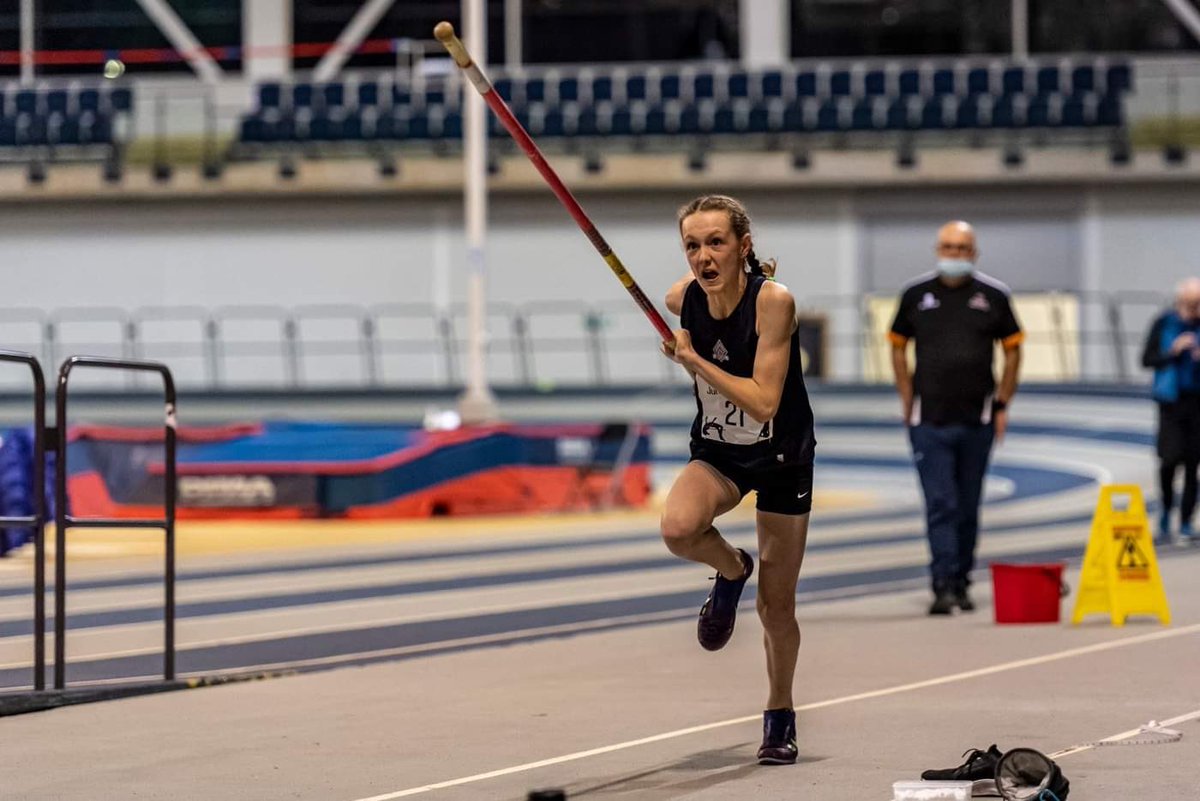 glasgowath's tweet photo. We’re dedicating these photos to every badass girl that one day picked up a pole and charged at that bar! 

Major Braveheart Vibes 💙🤍💙

@GPVS2017 @springburnharrs @HollyBradshawPV @Scott_Simpson_ @KatStefanidi @sandicheekspv @polevaultpower @ScotWomenSport @scotathletics https://t.co/G7mOx1odnd