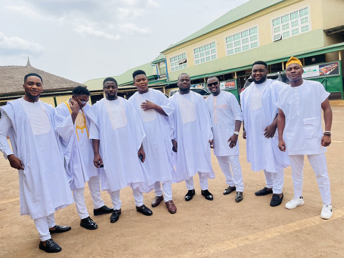ZhiyuanBNB's tweet photo. Oga Landlord, how far na? https://t.co/2dU64RMSFh