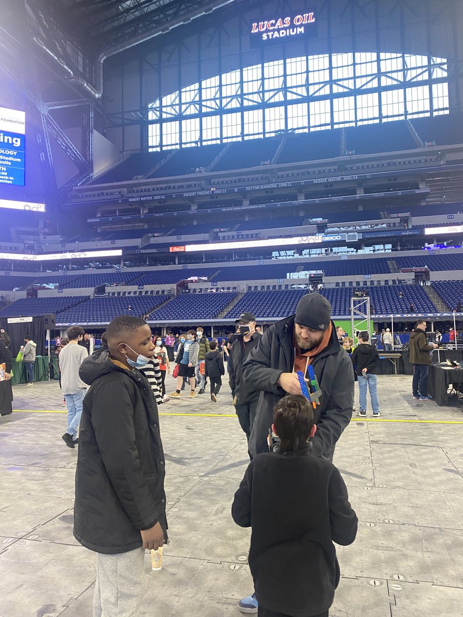 JSimatovichElem's tweet photo. Morning robot inspection! ⁦@LucasOilStadium⁩ ⁦@VEXRobotics⁩ ⁦⁦@UnionTwpSchools⁩ https://t.co/gmbANBVGLI