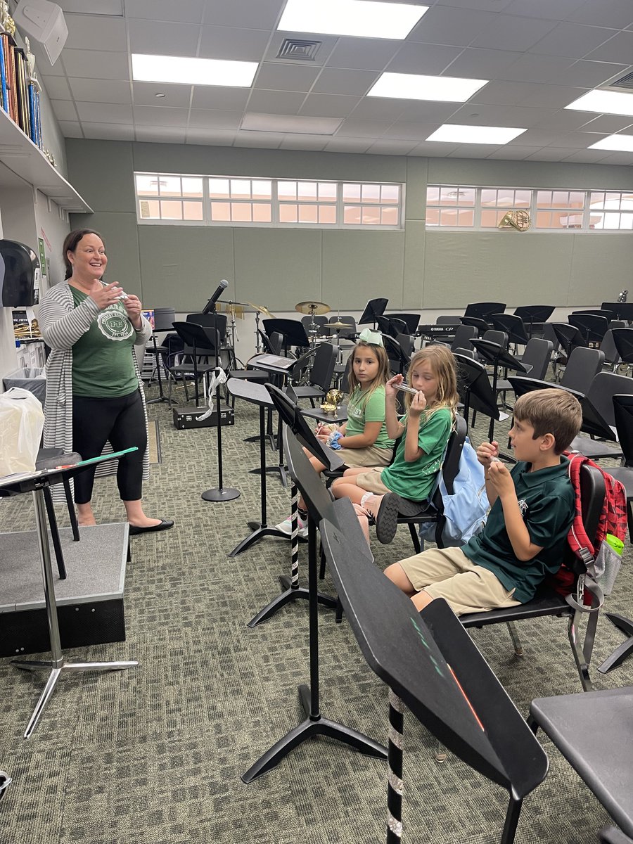 PineCrestAux's tweet photo. #PCExtendedDay Students in 3rd-5th grade attended the LS Band "Mixer" Pop-Up Event with Ms. Janezic they had the opportunity to try a variety of instruments and make some music . #PCAuxiliary #PCFineArts https://t.co/xRrWMyR2fO