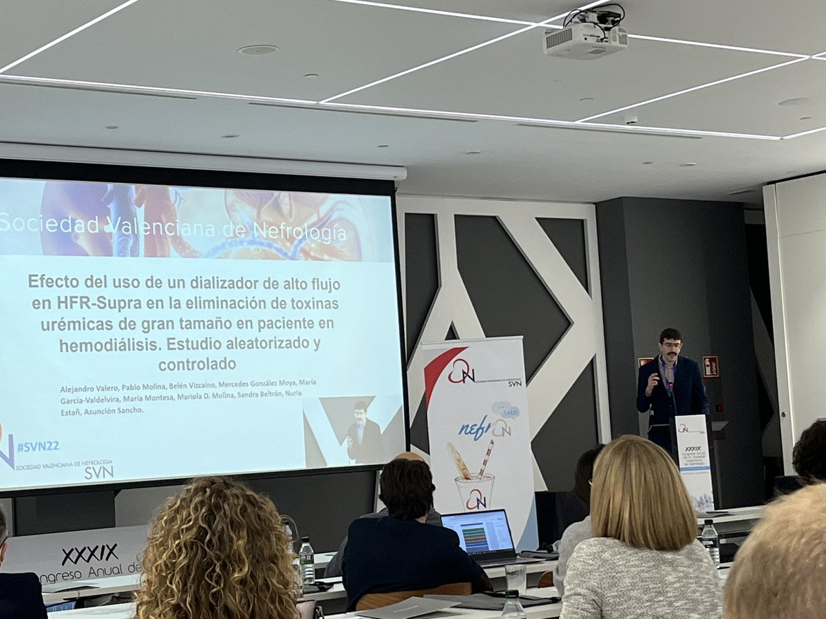 Con mi R pequeño haciéndose mayor <a href="/avaleroton/">Alejandro</a> explorando nuevas fronteras en HD <a href="/SVNefro/">Sociedad Valenciana de Nefrología</a> <a href="/vizcaino_belen/">Belén Vizcaíno</a> <a href="/MolinaPab/">Pablo Molina</a>