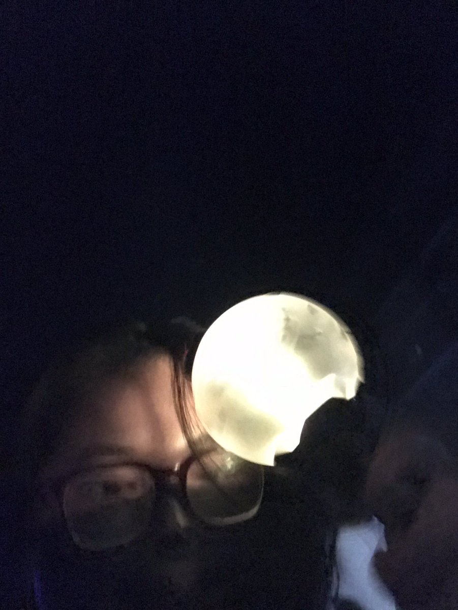 seokilogy's tweet photo. TAPOS EDI ginawa kong yellow army bomb ko nung butter na and i was the only one TAPOS NAG YELLOW DIN SYA WOOOOH https://t.co/1W8BjjzGJ1