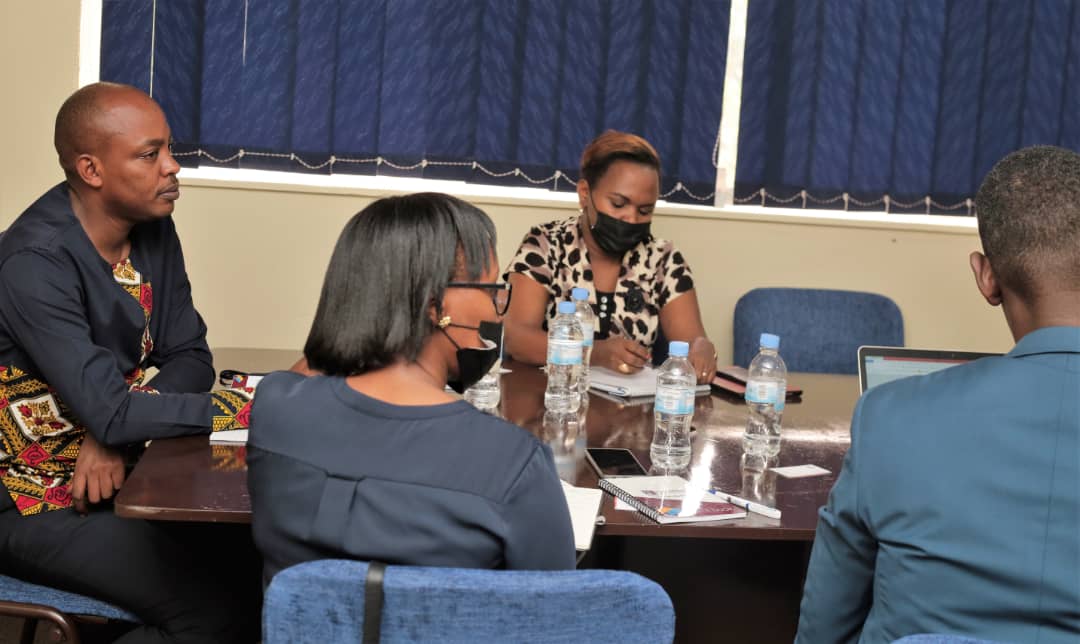 UnivOfKigali's tweet photo. Ingenius Africa's Managing Director Kwame Boadi and Technical Director Oliver Safo conducted a one-day workshop for University of Kigali Executive Master of Business Administration students. The workshop focused on Entrepreneurship in the Pan-African context &amp; outlined strategies https://t.co/N2ZXc0VBzH