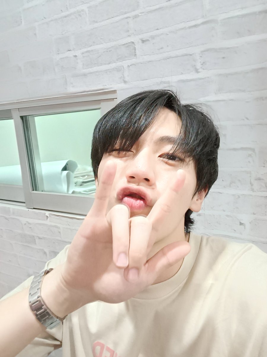 KaoupHourly's tweet photo. Congratulations on your 1.3M Instagram followers! So proud of you. 🤍
#1MKeepUpForward
#uppoompat @uppoompat https://t.co/FifFQo6vbF