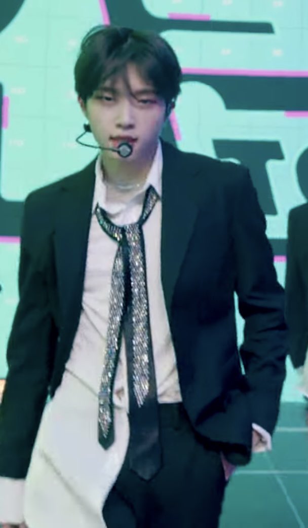 miraeluvier's tweet image. Pye world🥲