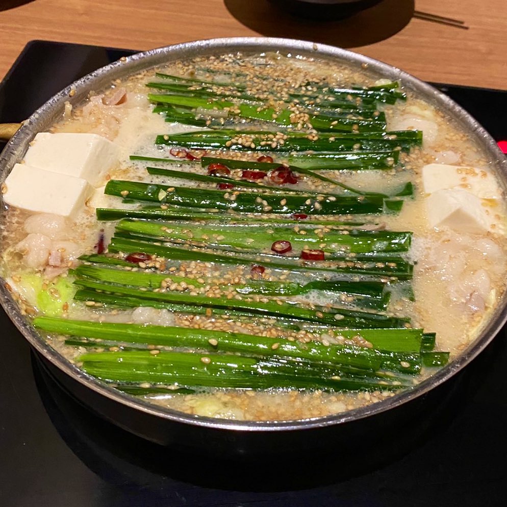 poohnap_'s tweet photo. 今日は福岡から。一藤でもつ鍋食べて、ラーメンはかたやで締めのラーメンをいただく。たまらん。福岡はいつきても食べ物が美味しくて最高すぎる！ https://t.co/KYVywC7fE1