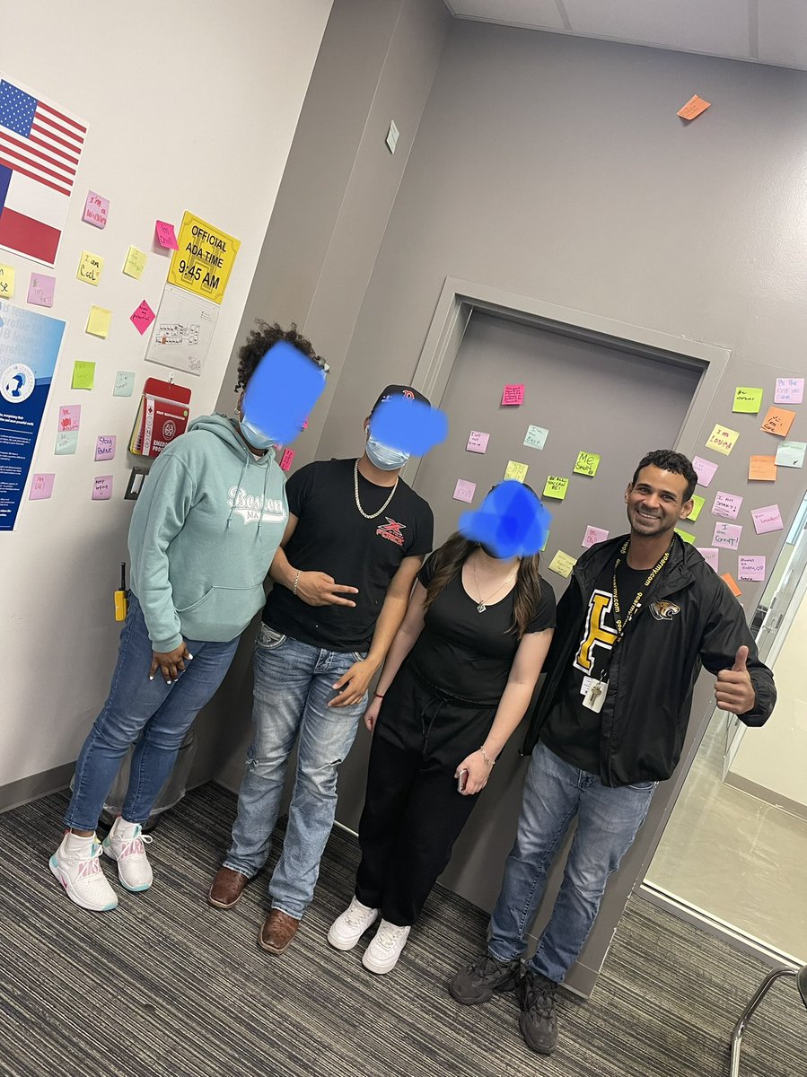 HISDSEL's tweet photo. @SHMSTC joined in on the #HISDSELDAY SELebration by creating a positive affirmation wall. @SEL4USA @UrbanAssembly https://t.co/3GNEMTA6Yi