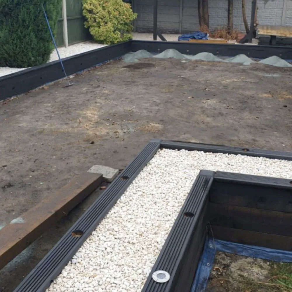 EasigrassLpool's tweet photo. Mr Riley was over the moon when we added our Kensington #ArtificialGrass to complete the transformation of his back garden.  We love the contrast of the deep green and the white stone. #GoArtificial #SummerIsComing #Liverpool https://t.co/o1n8pEmoJb