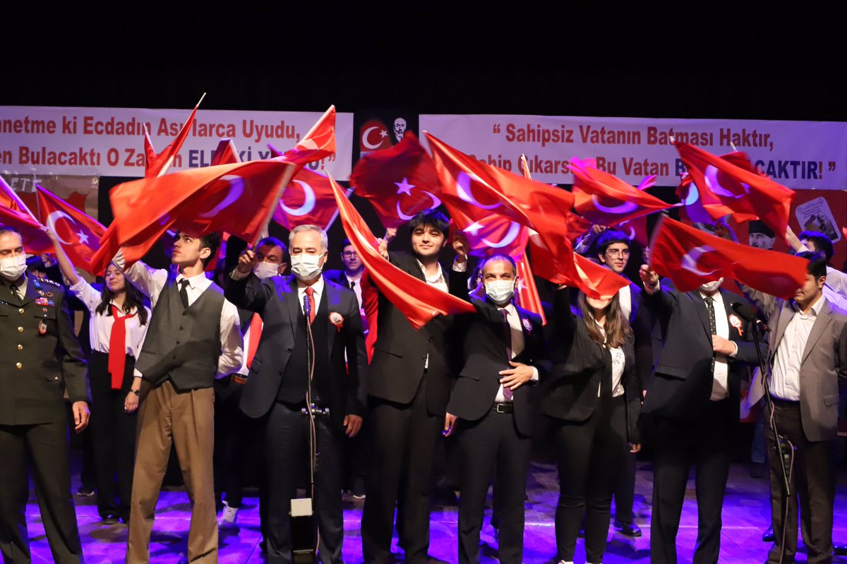 ispartamem's tweet photo. İstiklal Marşı’mızın kabulünün 101. Yılı düzenlenen etkinlikle kutlandı. Etkinlikte Vali Sn Ömer SEYMENOĞLU, Belediye Başkanı Sn Şükrü BAŞDEĞİRMEN, protokol üyeleri ve İl Millî Eğitim Müdürümüz Sn Erhan BAYDUR’un yanı sıra çok sayıda katılımcı hazır bulundu.@tcmeb @ErhanBaydur1 https://t.co/TiHtZrHkva