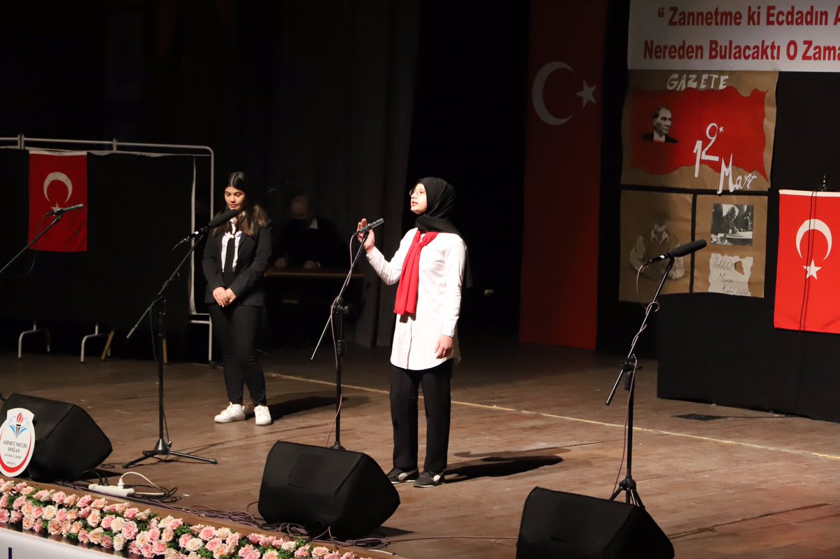 ispartamem's tweet photo. İstiklal Marşı’mızın kabulünün 101. Yılı düzenlenen etkinlikle kutlandı. Etkinlikte Vali Sn Ömer SEYMENOĞLU, Belediye Başkanı Sn Şükrü BAŞDEĞİRMEN, protokol üyeleri ve İl Millî Eğitim Müdürümüz Sn Erhan BAYDUR’un yanı sıra çok sayıda katılımcı hazır bulundu.@tcmeb @ErhanBaydur1 https://t.co/TiHtZrHkva