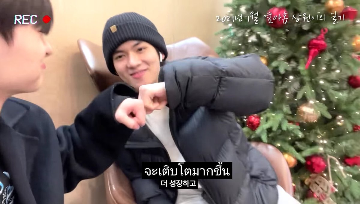 ohmy_yorch's tweet photo. ทีมงานไม่ตัดตอนยอร์ชพูดถึงซังวอนมาเลยอ่ะ ซังวอนน้องถามทุกคนแต่ทีมงานตัดมาไม่ครบ อิหยังวะ5555555 https://t.co/XOX2p1DJzJ