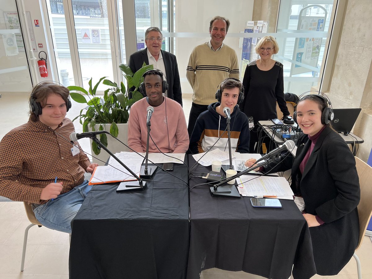 Ce samedi matin <a href="/RCFRA/">📻 RCF Reims-Ardennes 🎧📲💻</a> a apporté son concours technique et journalistique au club du <a href="/lycjjr/">Lycée J.Jaurès Reims</a> où les invités, le proviseur, des enseignants, des élèves, des journalistes de profession, parents d’élèves ou futurs parents d’élèves se sont succédés ! 
Grand bravo aux jeunes 👏