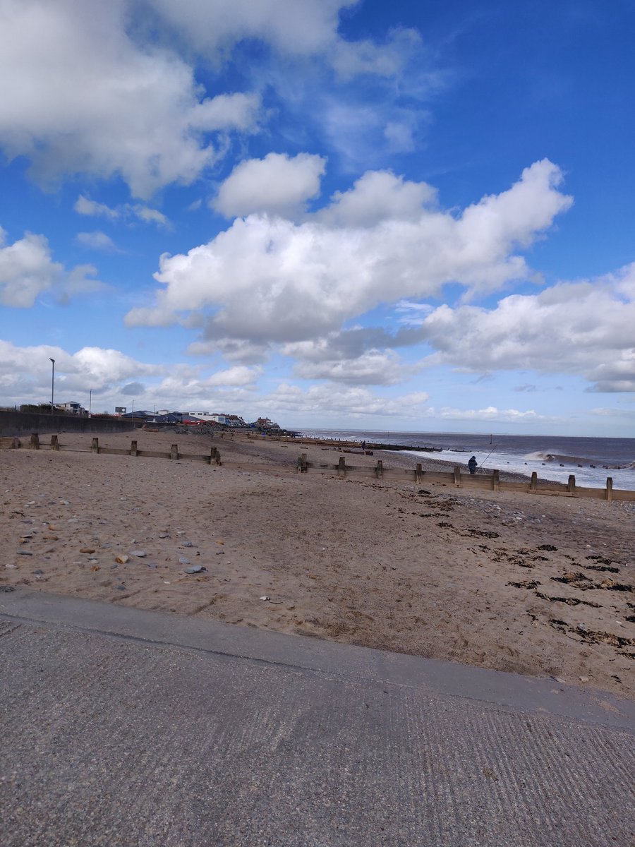Goolie6's tweet photo. It's the Paul Roggerman European Open beach fishing match this weekend here is Hornsea #EOBC https://t.co/BCUdPmwbvb