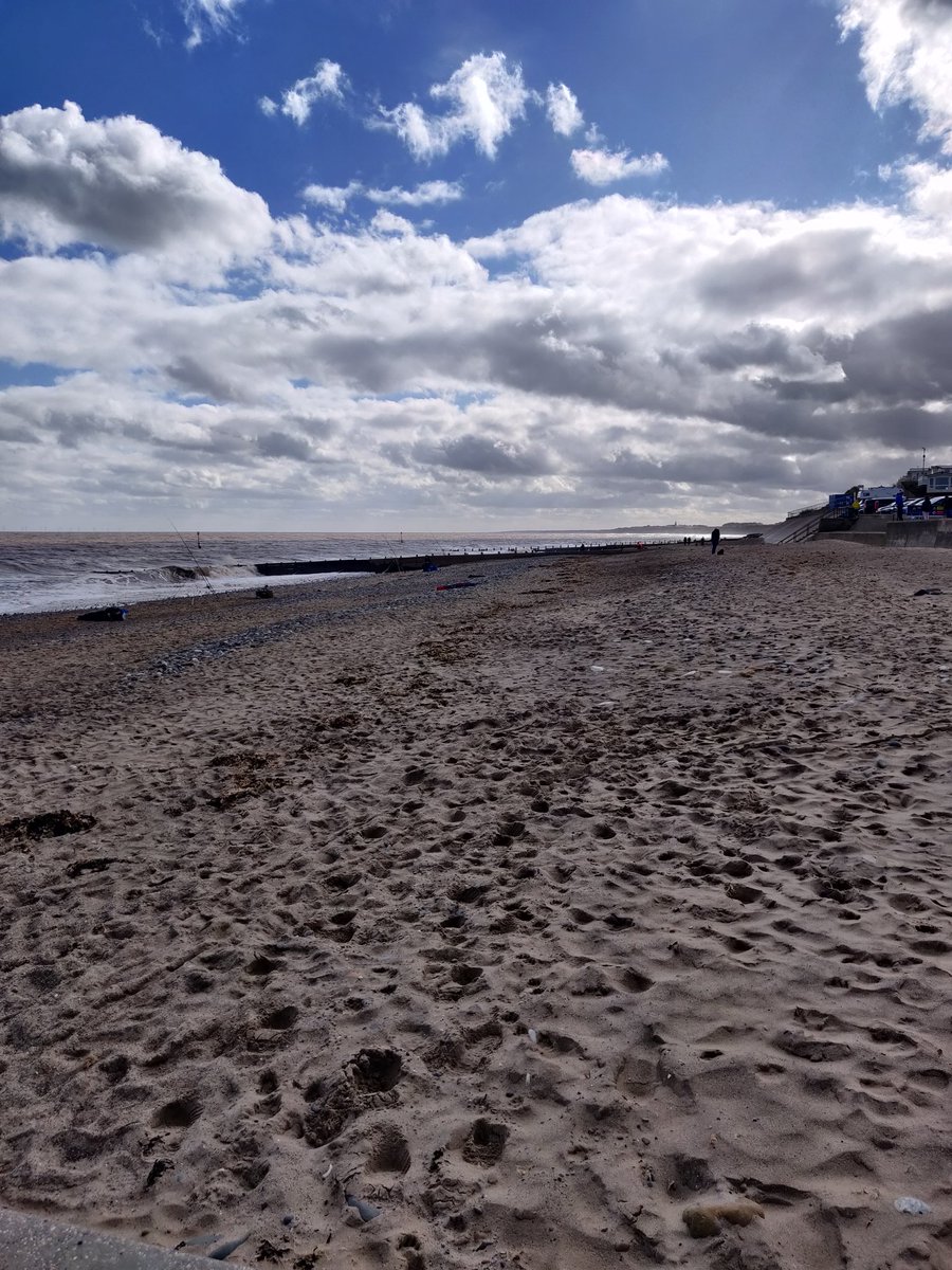 Goolie6's tweet photo. It's the Paul Roggerman European Open beach fishing match this weekend here is Hornsea #EOBC https://t.co/BCUdPmwbvb