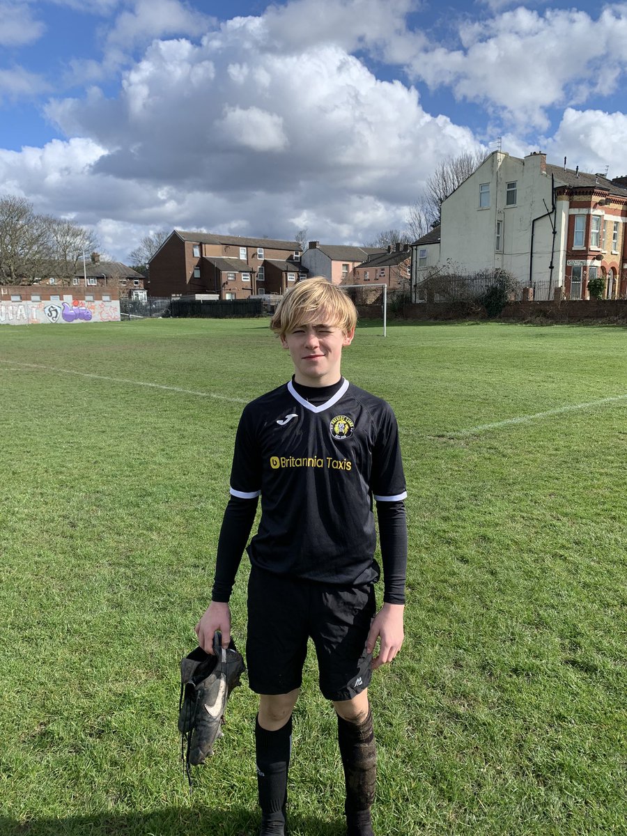 Todays “MOTM” for playing a solid game in 3 differing positions goes to Felix, fully deserved today, played some great football, keep it up mate 👍⚽️ <a href="/BritanniaTaxis_/">Britannia Taxis</a>