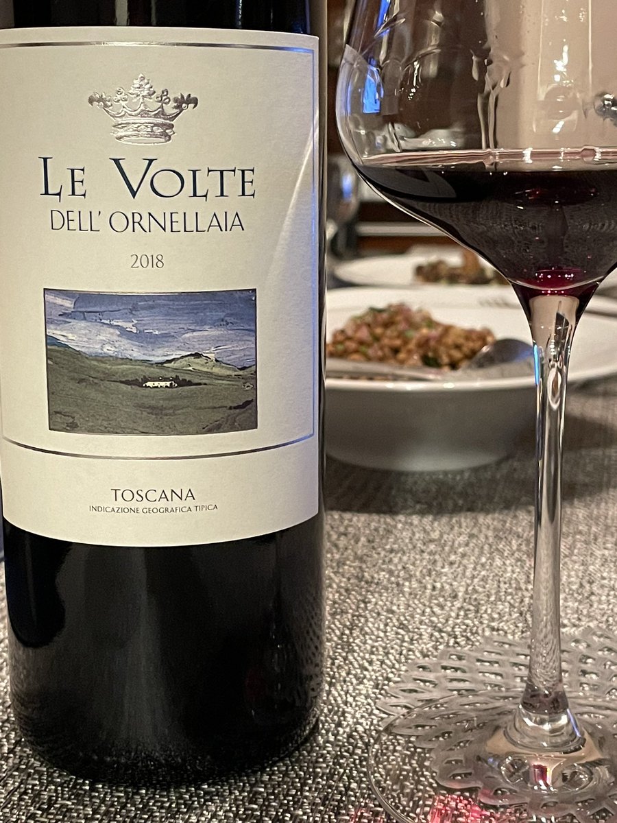 Sungja_e_Seiko's tweet photo. #LeVolte #Ornellaia #Toscana ワインを勉強し始めた20年以上前から買い続けている美味しいデイリーワイン。しっかりとした味わいなのでやはり肉料理に。#家飲み #ワイン #wine https://t.co/fhhFcKY02Y
