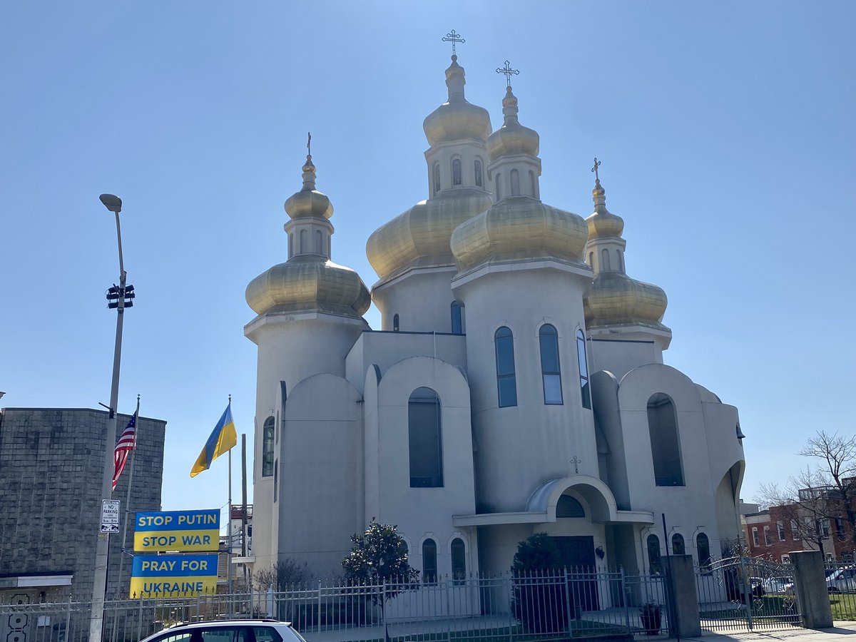 Exploring #Baltimore this week &amp; we stumbled upon the beautiful &amp; glowing #Ukrainian Catholic Church yesterday .. it was unexpected and surprisingly emotional 😥 .. sending some extra love to #Ukraine️ today 💙💛🇺🇦💛💙