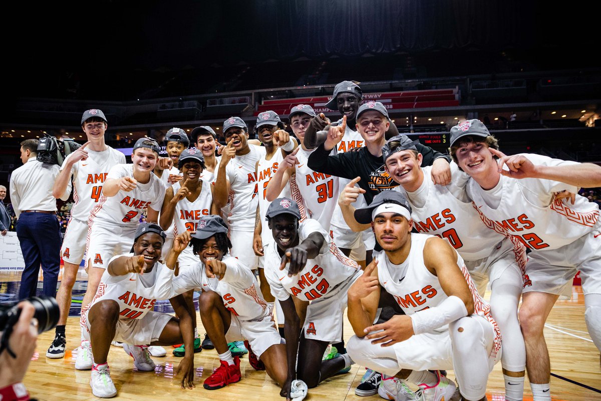 AmesAthletics's tweet photo. No filter, no logomark - just some of the best shots from our favorite student photographer 👇

(📸: Derek Peng)
#AChampionshipTradition https://t.co/pSNOwbV5mf