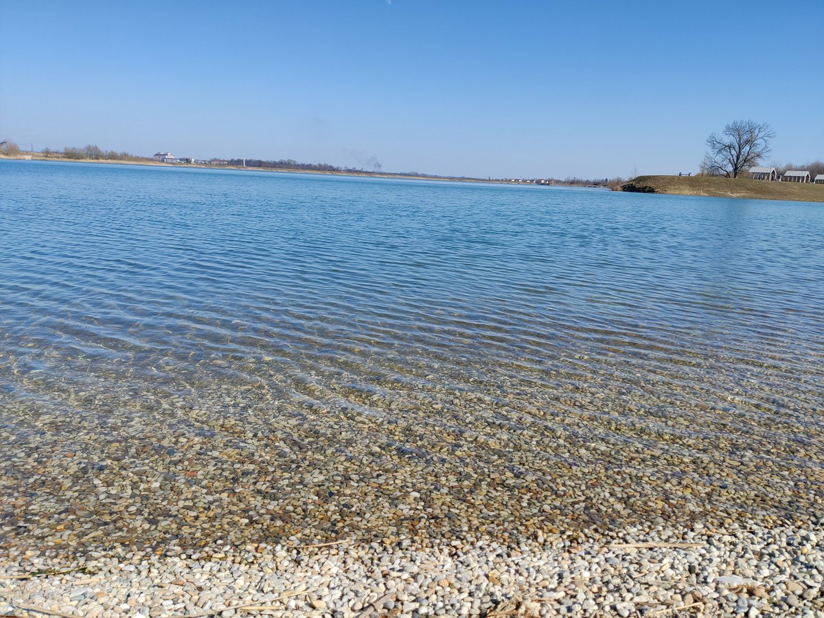 Jakobinka's tweet photo. Najboljši približek morja v bližnji okolici :) #expano https://t.co/3Q0n3T7rtg