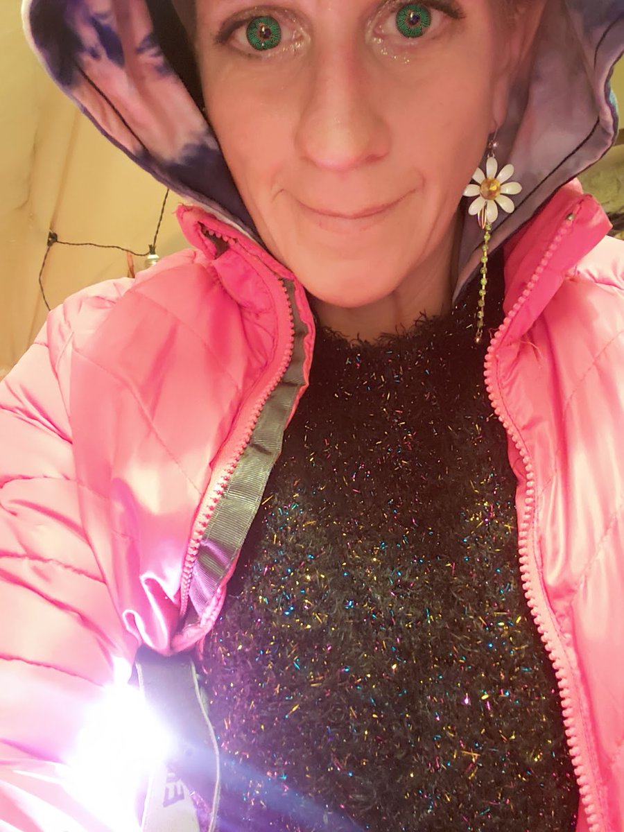 gilesrebecca640's tweet photo. @alirios2015
I'm new at tweets. I'm a bit behind I'd sat. #howdoidoit https://t.co/LRhJyPdpo5
