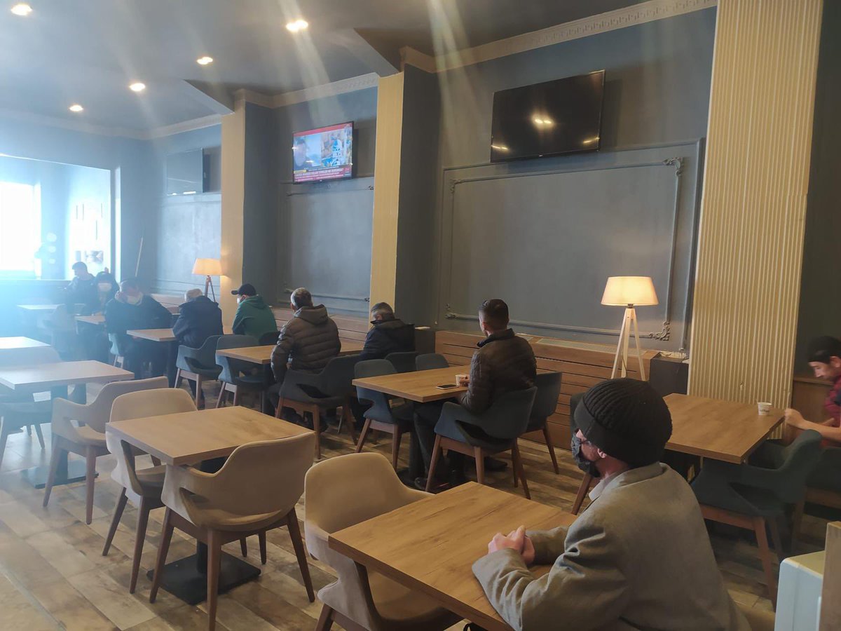 Kıymetli İstanbullular,

Şehrimizde bugün itibarıyla 
9️⃣0️⃣0️⃣ evsiz, sokakta kalan hemşehrimizi otellerde misafir ediyoruz.

Soğuk hava etkisini sürdürüyor.

Lütfen, sokakta kalan hemşehrilerimizi
 ☎️1️⃣1️⃣2️⃣ Acil Çağrı Merkezini arayarak bildirelim.

#KimseDışarıdaKalmasın