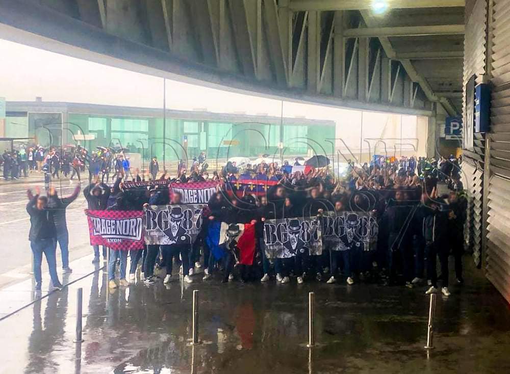 UltrasMadeinFR's tweet photo. ⚽️ Porto - OL (EL)
📆 9 mars 2022
📢 Lyonnais on tour !
#FCPOL https://t.co/ICqoZikuLW