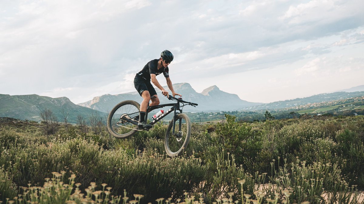 Dropper posts are like DRS for mountain bikes. It just works.😁

Find your extra boost here: ➡️ trek.bike/Line_Pro_Dropp…

📸 @luke_moir_ @miriam_joanna_art
-
-
-
#TrekBikesZA #Bontrager #Dropper #Tokai