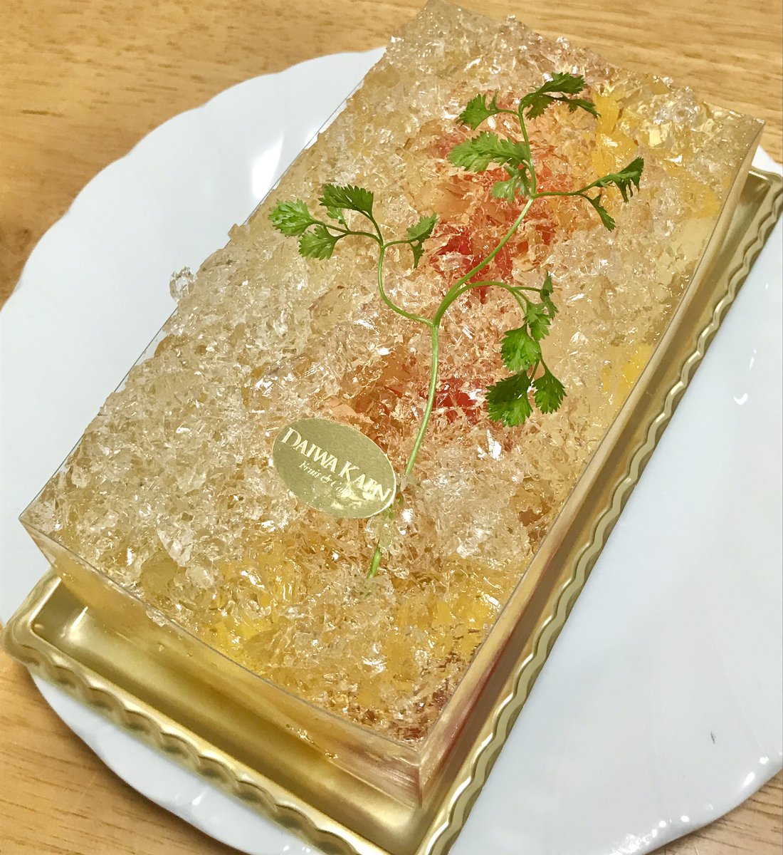 誕生日ケーキに目をキラキラさせるアルクェイド