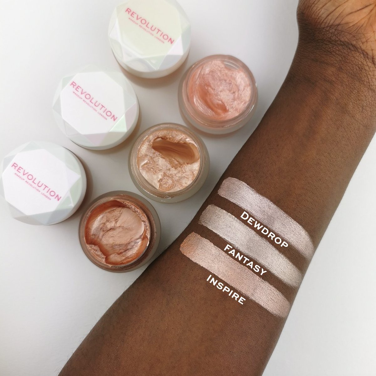 Revolution Beauty ES tweet media