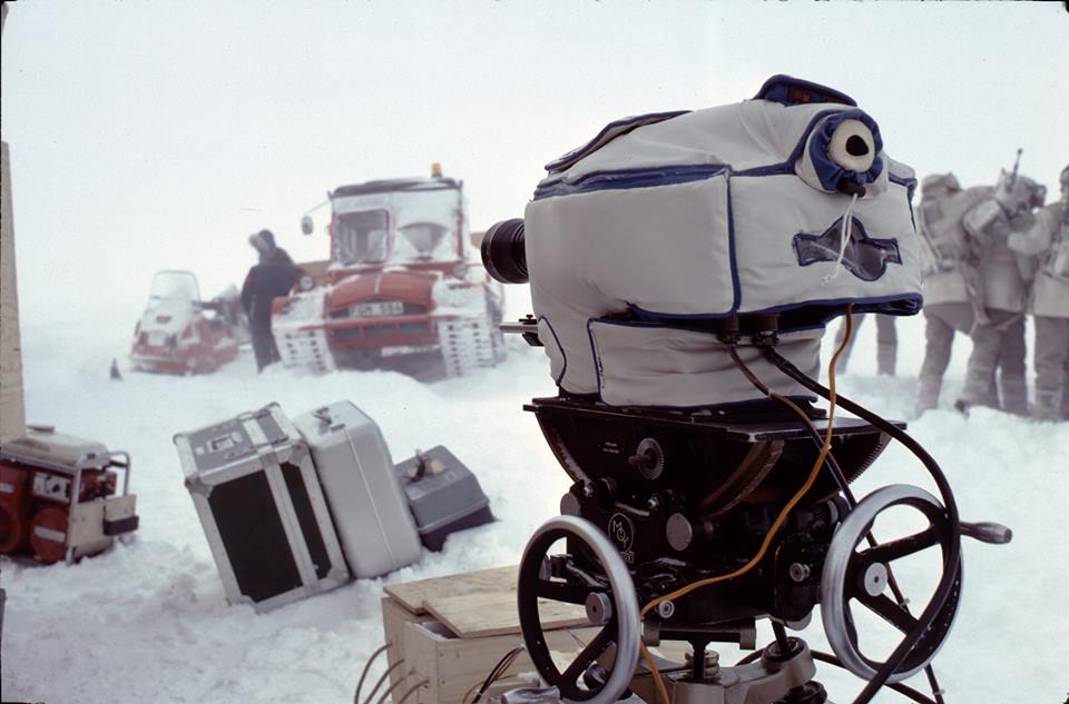 tesbtimeline's tweet photo. #OnThisDay March 12th, 1979
• #GeorgeLucas arrives in London for the start of production at @ElstreeStudios.
• @ILMVFX ships the brand new #Empireflex camera to Norway for 2nd Unit shots.
#StarWars #TheEmpireStrikesBack #TESBTimeline https://t.co/dHX6NWj5xx