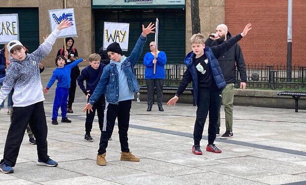 DUDanceni's tweet photo. Thank you @Young_at_Art for inviting us to join the Giant Family Day Out and raise awareness of our young carers film Do You Care? with @BarnardosNI through dance (🙌#BelfastBoys) & rap (Jay Sutton). #BCF22 https://t.co/t5l5pU4nOt
