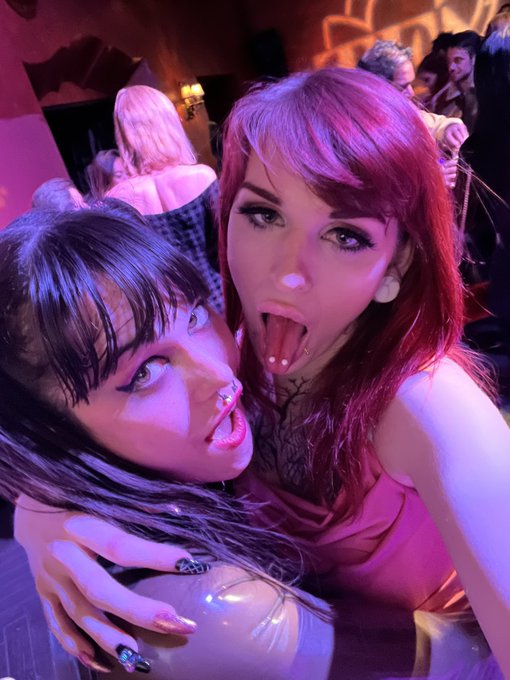 @Of_Nyxi_Leon I met this cutie last night https://t.co/XdyuwrSQ9r<a class="tags" target="_blank" title="On Twitter" href="/?out=eyJ0eXAiOiJKV1QiLCJhbGciOiJIUzUxMiJ9.eyJpYXQiOjE3MjMzMzA4NjksImlzcyI6InR3cG9ybnN0YXJzLmNvbSIsIm5iZiI6MTcyMzMzMDg2OSwiZXhwIjoxNzU0ODY2ODY5LCJyZWRpcmVjdF91cmwiOiJodHRwczovL3R3aXR0ZXIuY29tL09mX055eGlfTGVvbiJ9.Tn2mHWcdnqOMa3o0sIj2aI6lqB6IUh13j5s1AqYSaC4m7dgC-NETHCgG_ctrDUdfZfJx4EqwMUiBvaCuGZe5Lg">@Of_Nyxi_Leon</a>