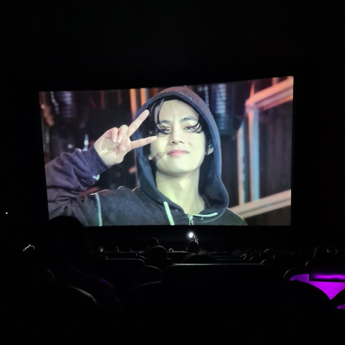 dreamyatsu's tweet photo. we had the best evening ever, so happy i got to escape life a bit!! @taesfelicity 🥺💕
#PTDLIVEVIEWING #PermissionToDanceInGermany https://t.co/JsneHhcTW3