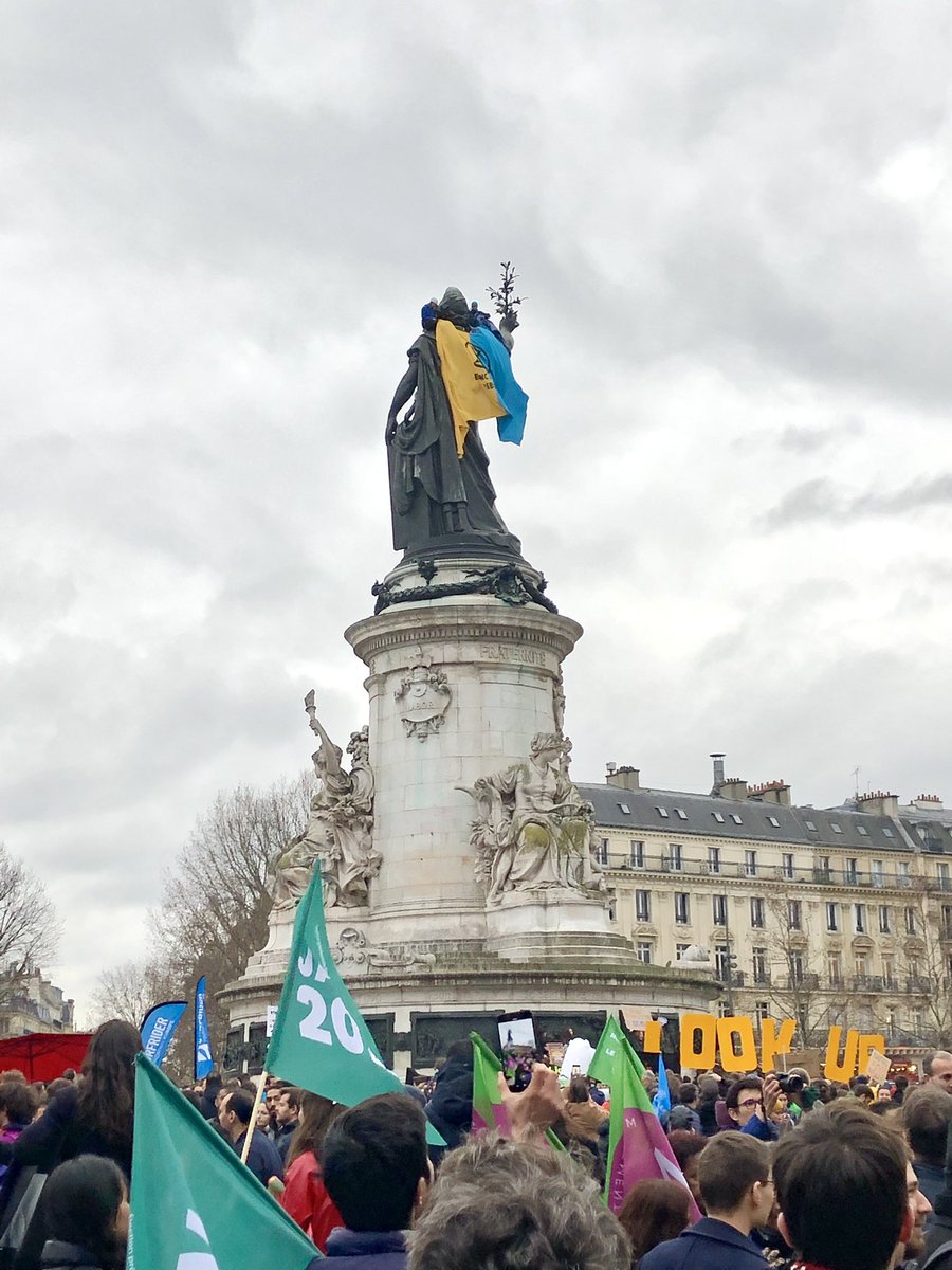 Marche #LookUp pour le climat 💪💚

En avril on fait entrer l’écologie à l’Elysée !

#Jadot2022 #FaireFace 
#MarcheLookUp #MarcheClimat
