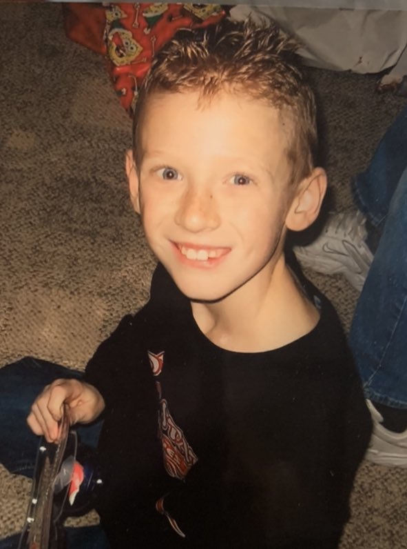 mandiroark13's tweet photo. Happy 22nd Birthday Easton🥳🎂🎉Hope you have a great day! Can’t wait to see what this year has in store for you. Love you and proud of you❤️ https://t.co/Tn8q1QiIHz