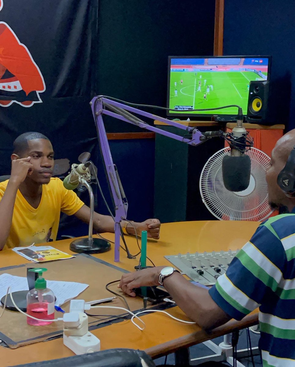 siphelelemiya's tweet image. Thank you IMBOKODO 96.8 FM 📻 for the opportunity.

Vote Vote Vote ‼️ #shareyourlight #road2top10 #BozzaNetwork #EverywhereYouGo @MTNza @JoyousSA