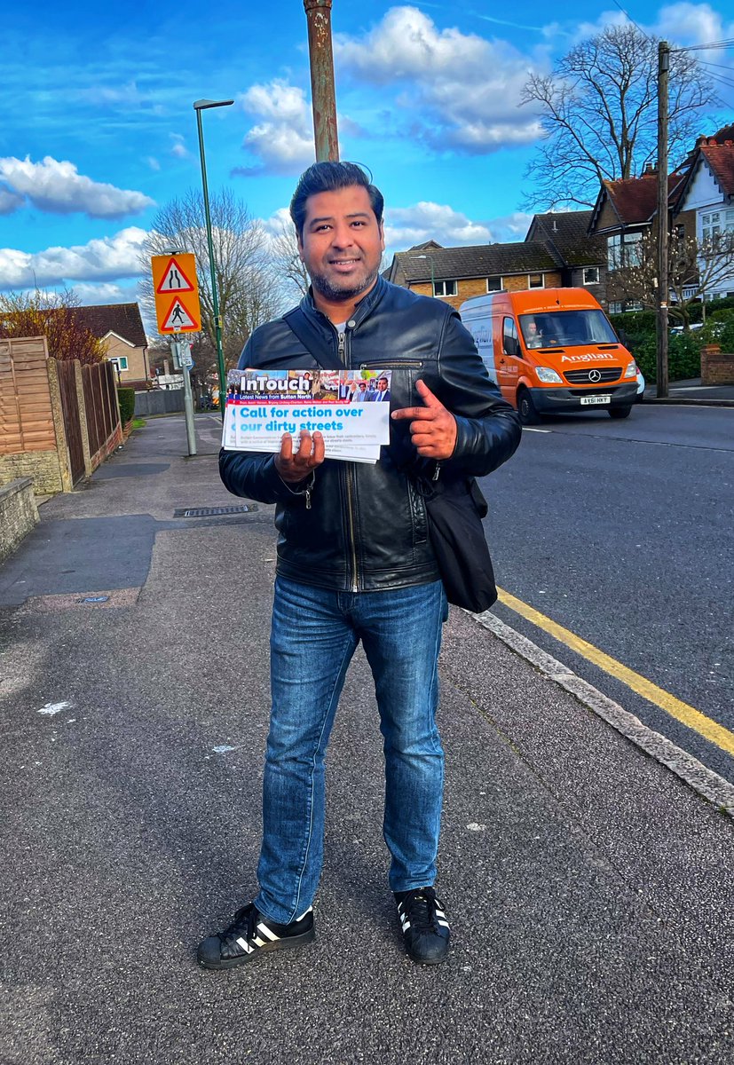 iamaamirharoon's tweet photo. 🔵 Delivering our brand new #InTouch in #SuttonNorth ward today.
🔵 #SuttonConservatives have called on the #LibDem run #Sutton council to issue their contractors, #Veolia, with a notice of improvement after failing to keep our streets clean!
#SuttonDeservesBetter https://t.co/TQBOG21HCE