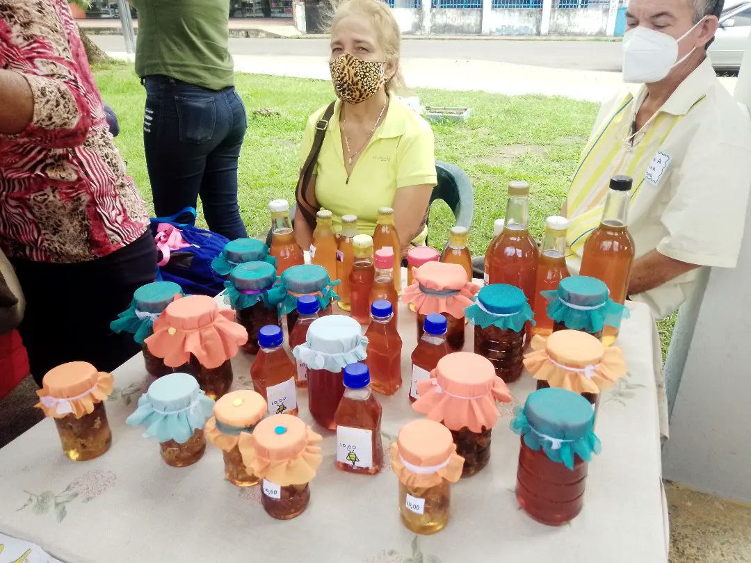 MarcosRG2022's tweet photo. Expoferia Productiva Comunal de San Simón desde los espacios de la Catedral de #Maturín @ErnestoLunaPsuv  y @ANAFUENTES_PSUV aquí está tus emprendedores aportando a la economía de nuestro estado https://t.co/FO2l0WgKkC