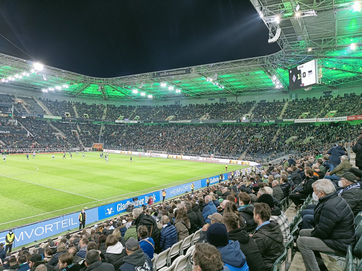 RubenWingerden's tweet photo. En dat is de tweede wedstrijd voor vandaag. Borussia Mönchengladbach - Hertha BSC #BMGBSC #dieFohlen #bundesliga #Duitsland #groundhopping https://t.co/SJ3eHPh1DC