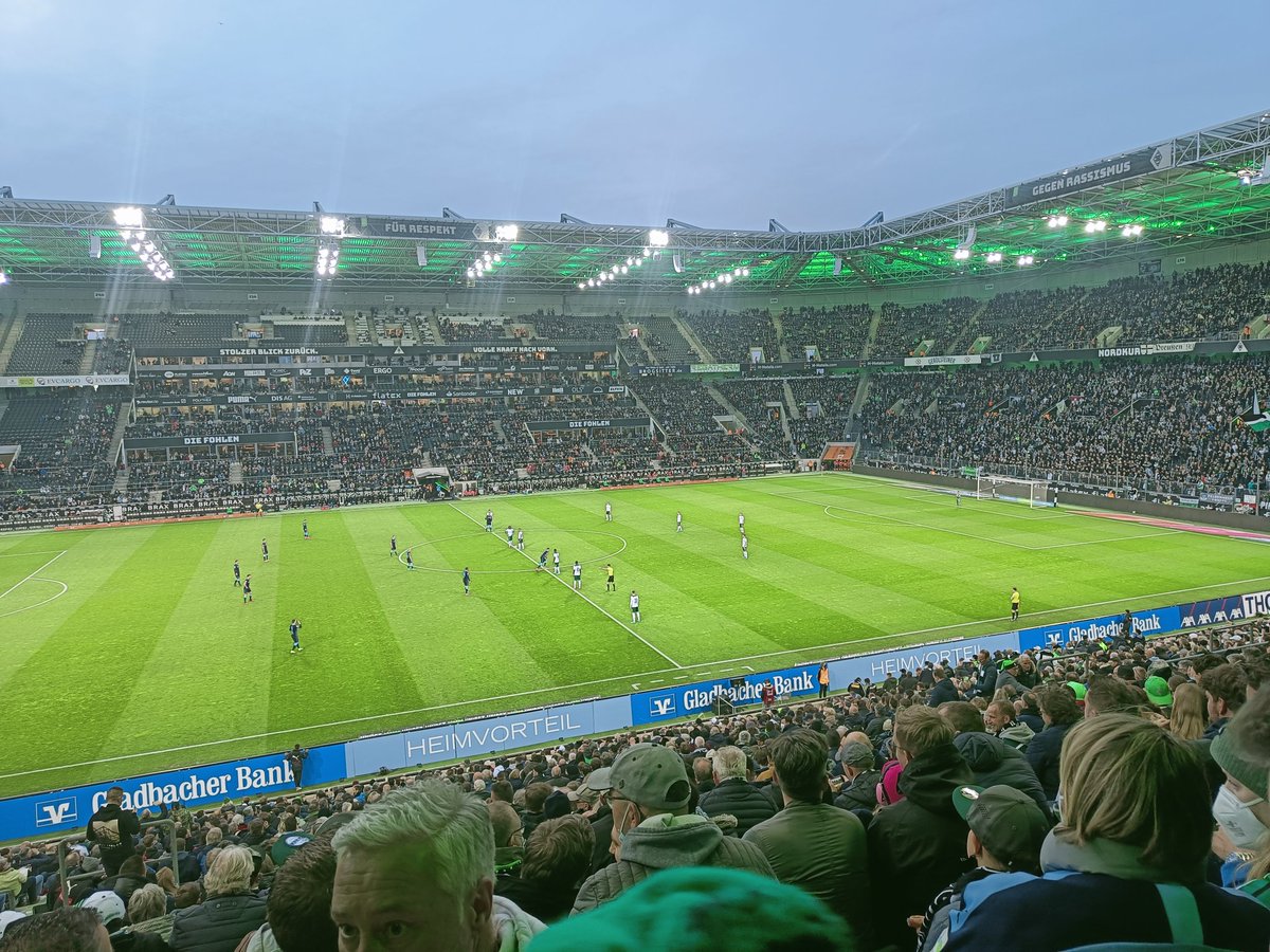 RubenWingerden's tweet photo. En dat is de tweede wedstrijd voor vandaag. Borussia Mönchengladbach - Hertha BSC #BMGBSC #dieFohlen #bundesliga #Duitsland #groundhopping https://t.co/SJ3eHPh1DC